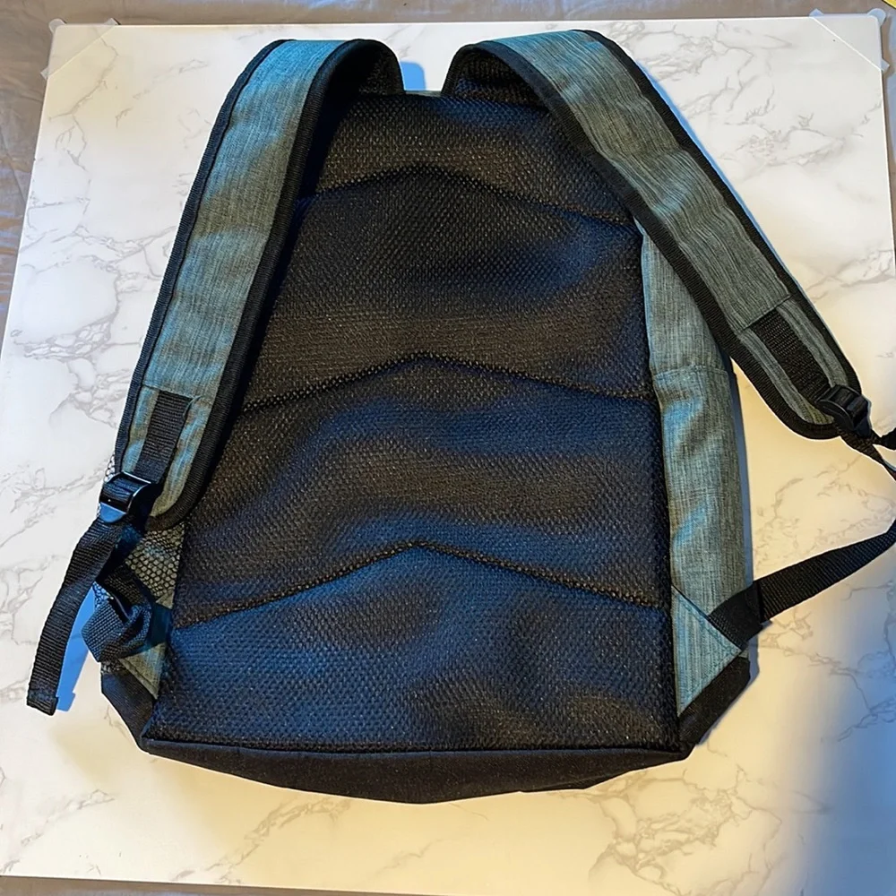 Hit backpack - Picture 2 of 2